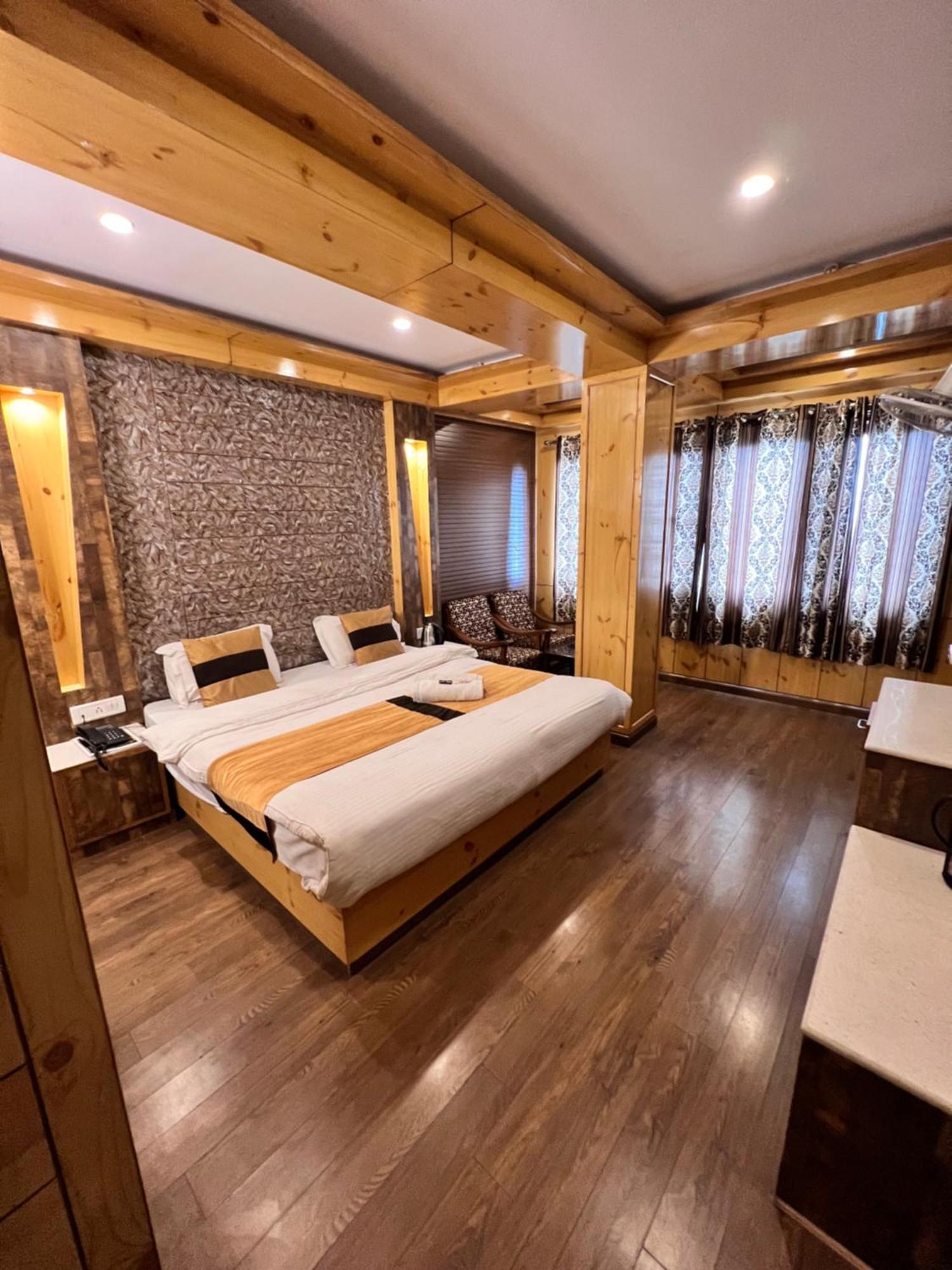 Hotel Victory Since 1979 Shimla Bagian luar foto