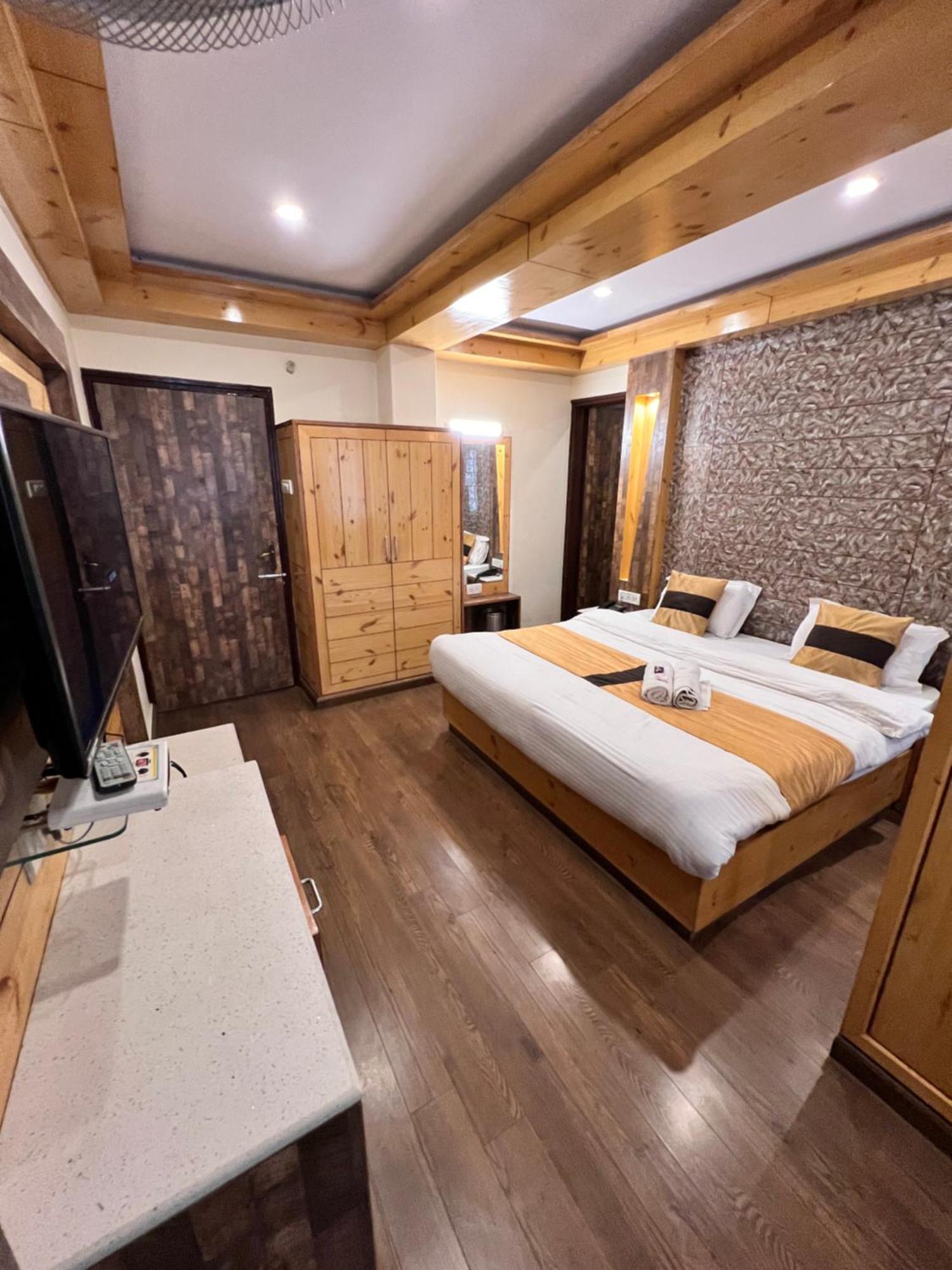 Hotel Victory Since 1979 Shimla Bagian luar foto