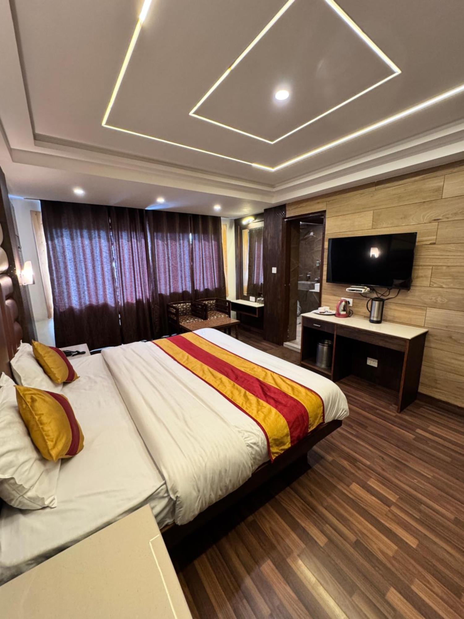 Hotel Victory Since 1979 Shimla Bagian luar foto